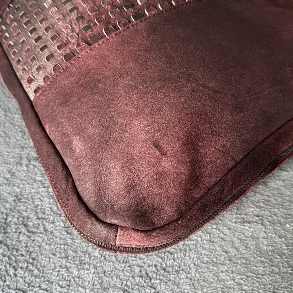 Old Trend Women's Genuine Leather Dorado Expandable Hobo Bag NWT - Picture 9 of 17